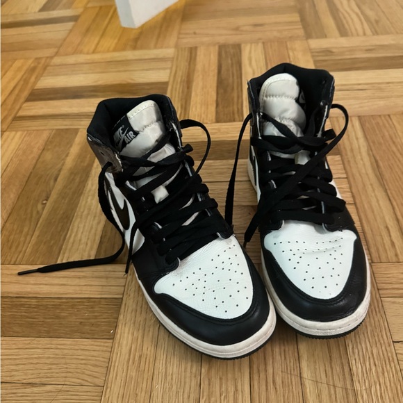 Nike Jordans 1 Mid Mocha - Picture 3 of 7